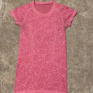 Lululemon athletic top